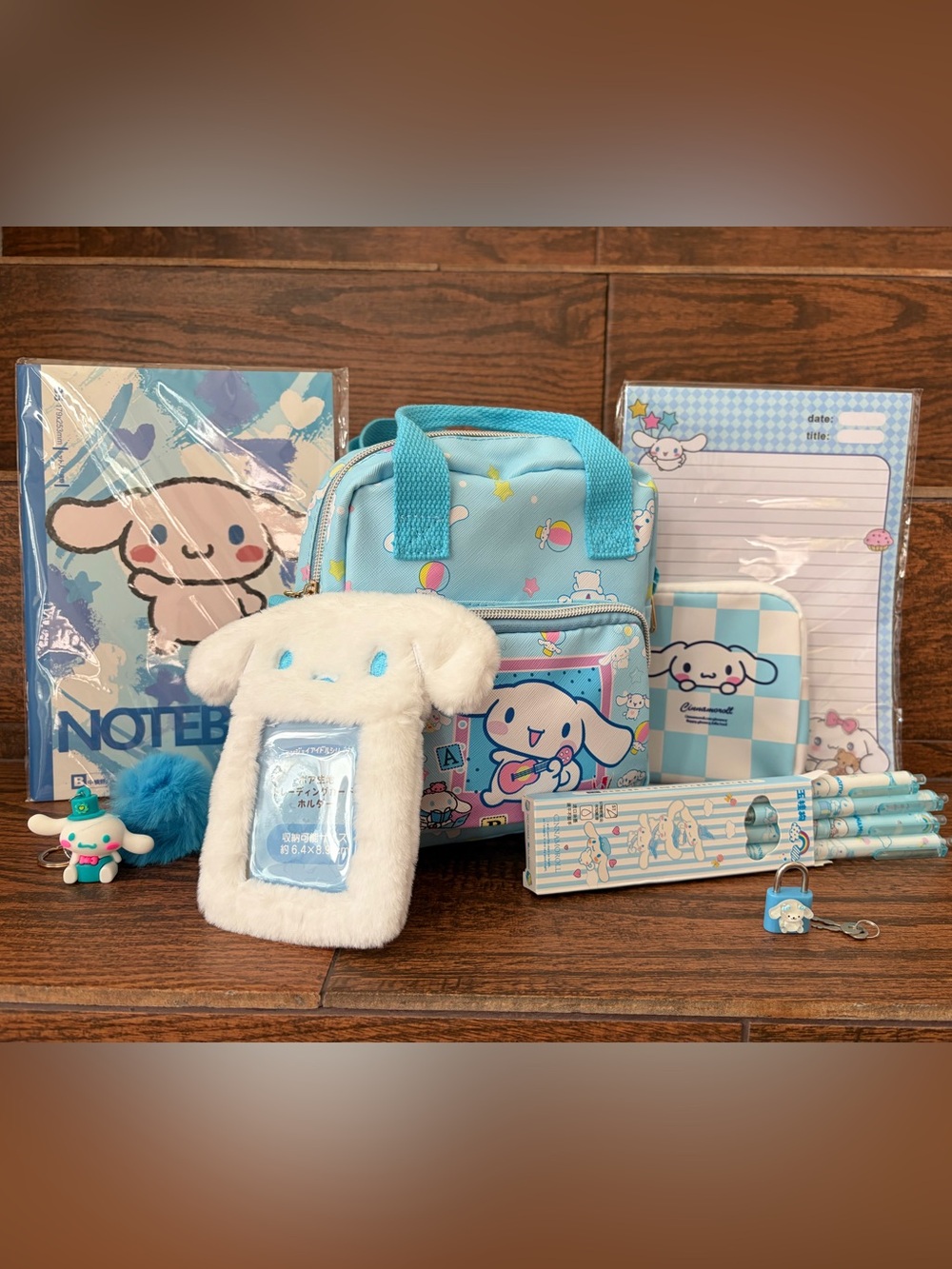 Cinnamoroll Crossbody & 
Stationery Set